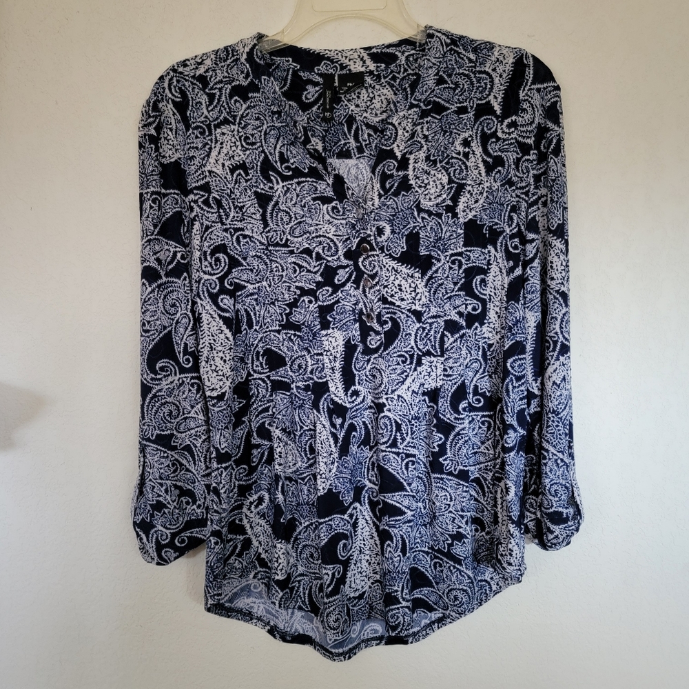New Direction Pretty Womens top. Size PM